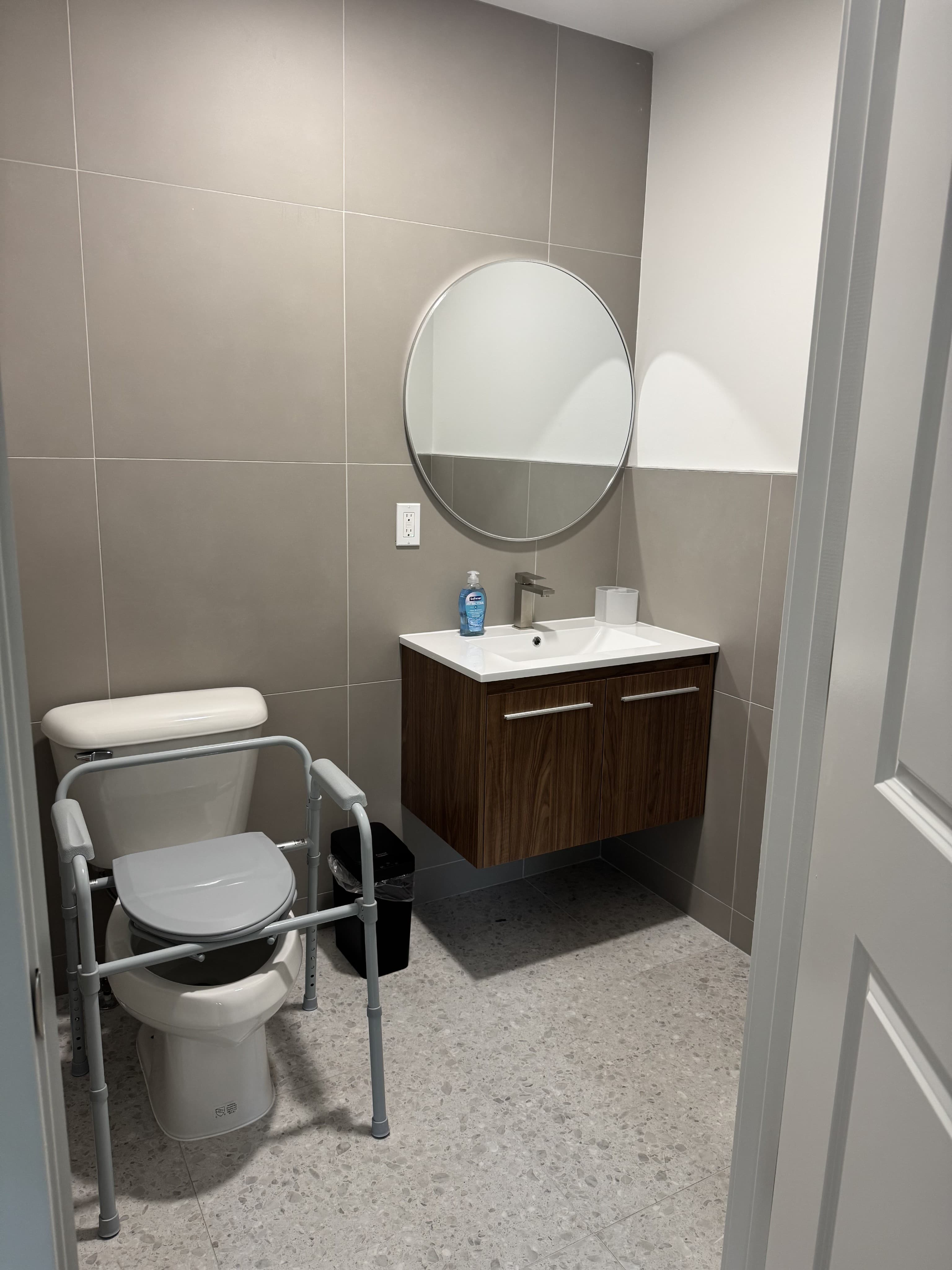 All rooms have private bathrooms